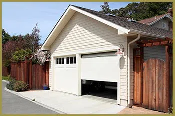 Metro Garage Doors Brightwaters, NY 631-551-7314 - serv-sid-res-gdr-19m